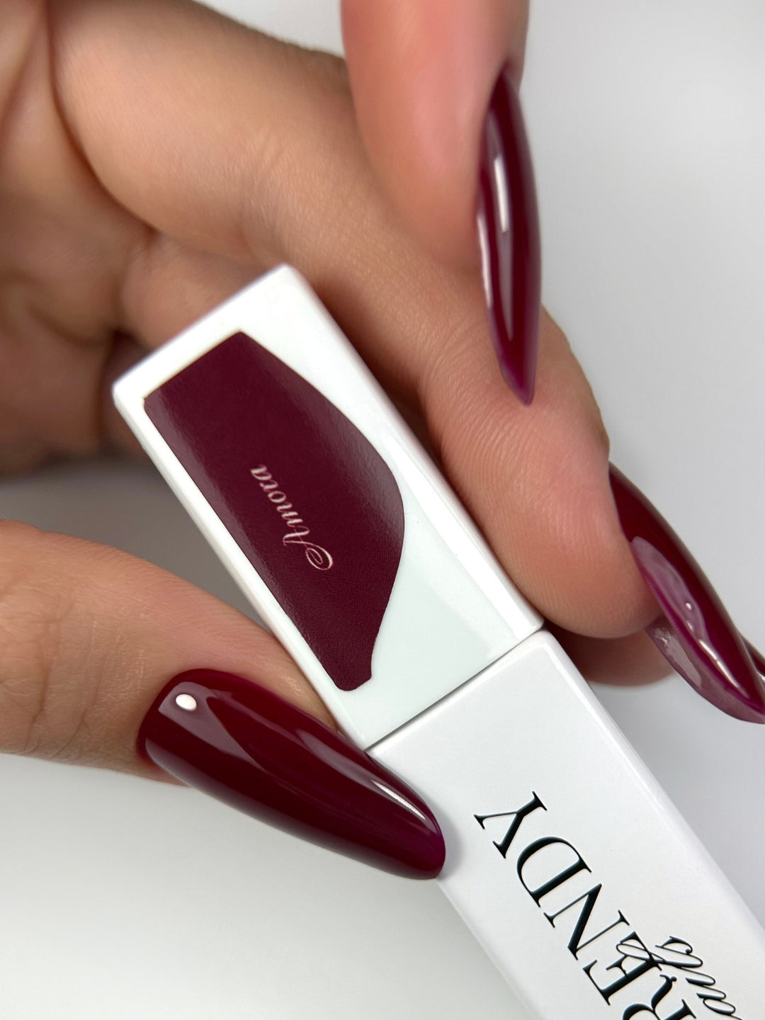 AMORA PURPLE GEL POLISH TPO & HEMA FREE