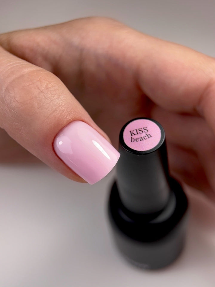 BUILDER GEL IN A CLEAR BOTTLE