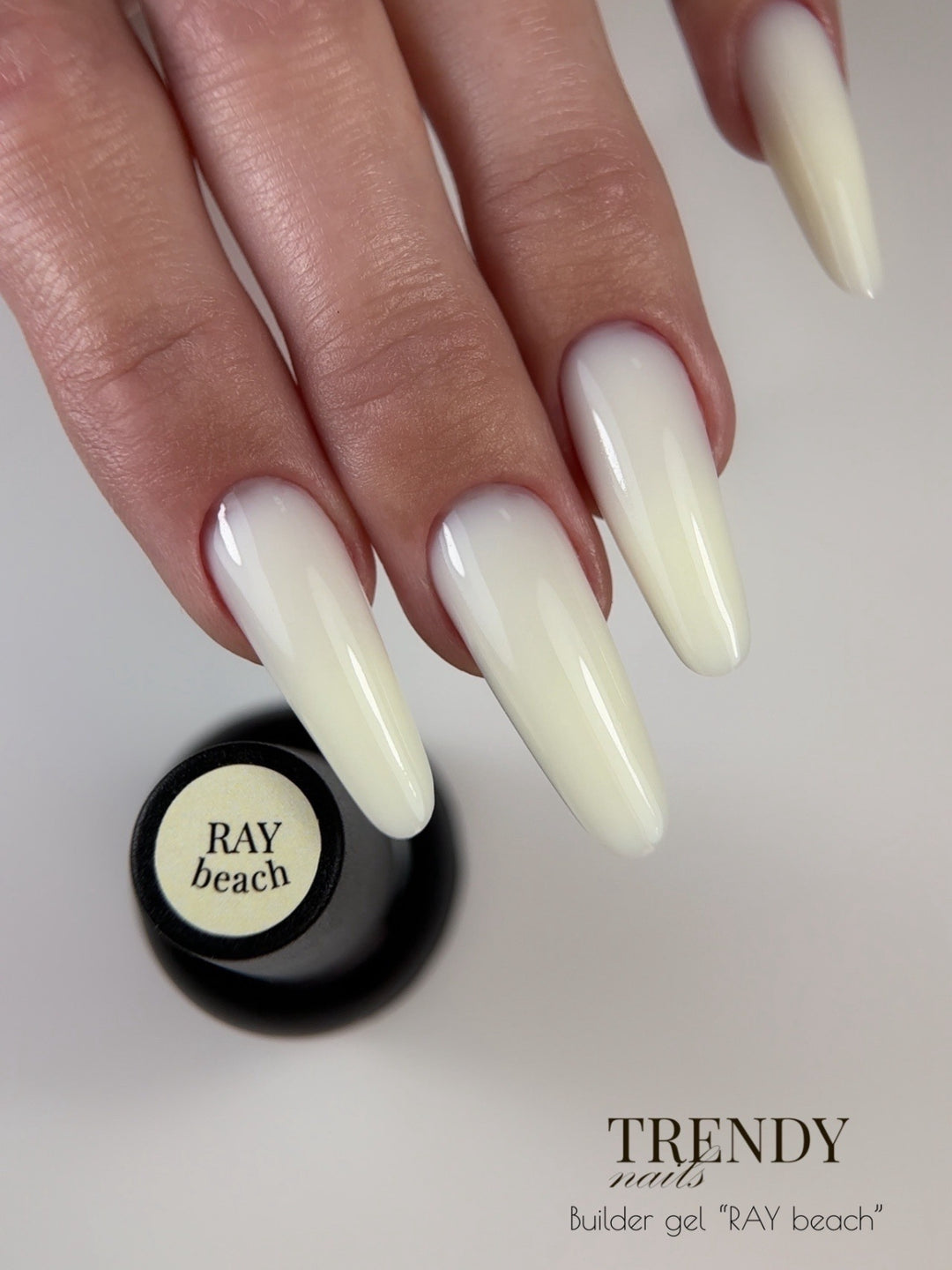 BUILDER GEL IN A CLEAR BOTTLE